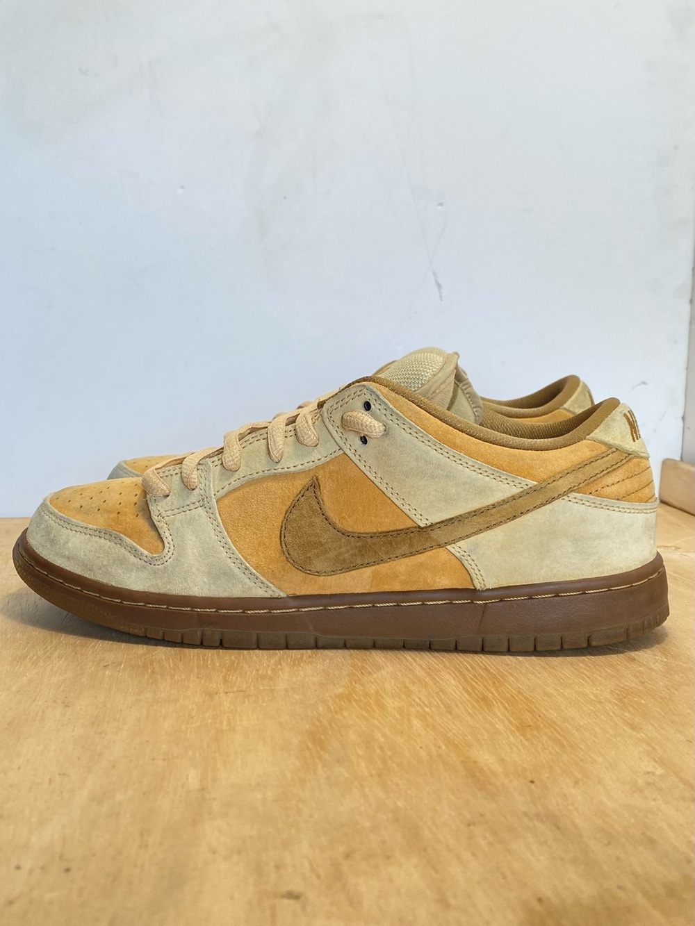 Nike SB Dunk Low TRD QS 'Reverse Reese Forbes Wheat' (2017)